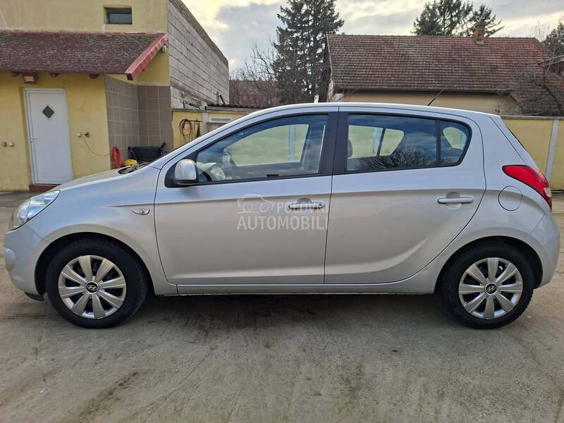 Hyundai i20 PROČITATI TEXT