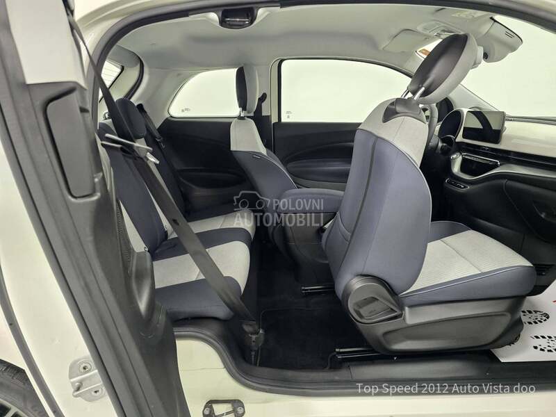 Fiat 500e 42  3 plus 1