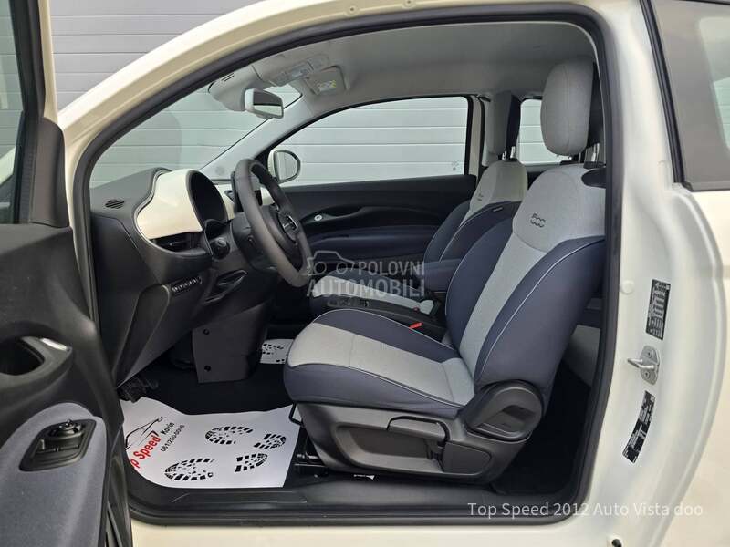 Fiat 500e 42  3 plus 1