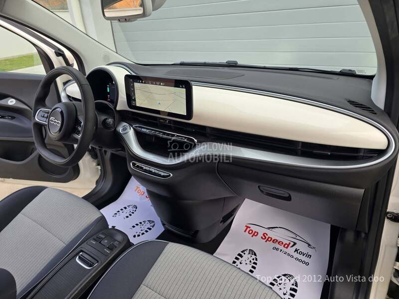 Fiat 500e 42  3 plus 1