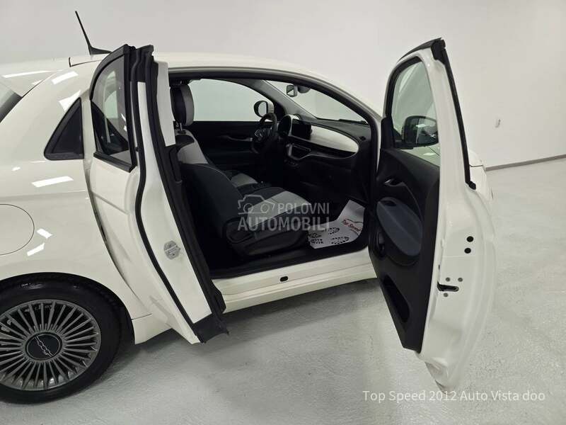 Fiat 500e 42  3 plus 1