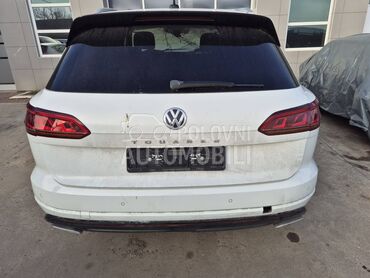 Volkswagen Touareg 3.0 2019. god. -  kompletan auto u delovima