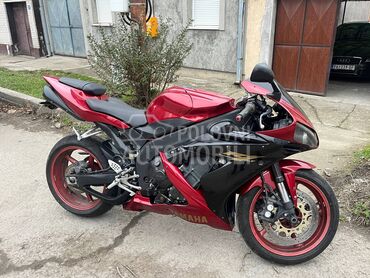 Yamaha r1