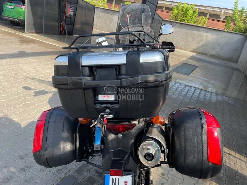Suzuki V-Strom 650