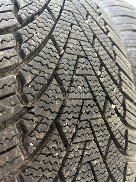 Ostalo 225/50 R18 Zimska