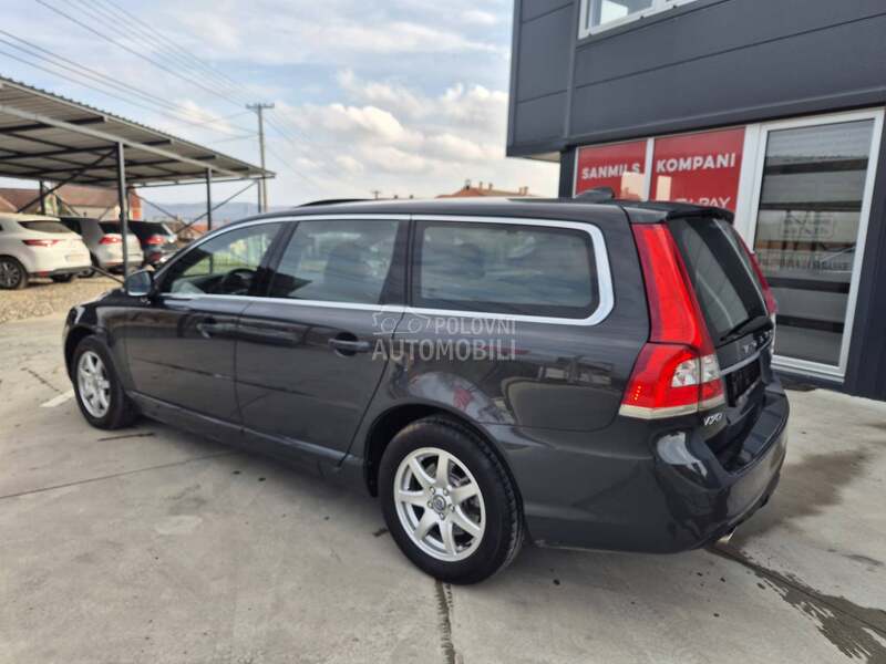 Volvo V70 