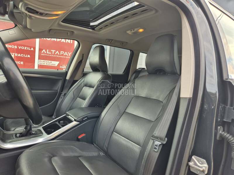 Volvo V70 