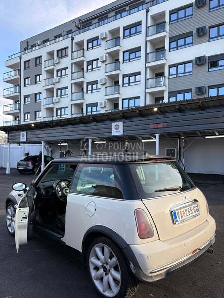 MINI Cooper 1.6