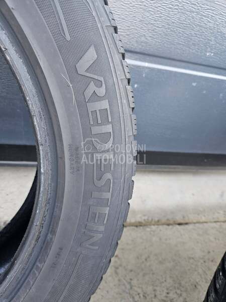 Vredestein 215/55 R17 Zimska