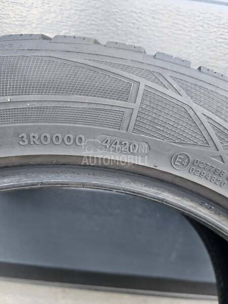 Vredestein 215/55 R17 Zimska