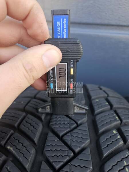 Vredestein 215/55 R17 Zimska