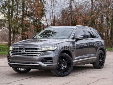 Volkswagen Touareg ELEGANCE / 4x4