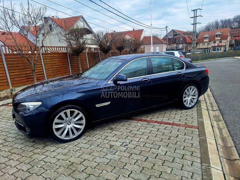 BMW 730 