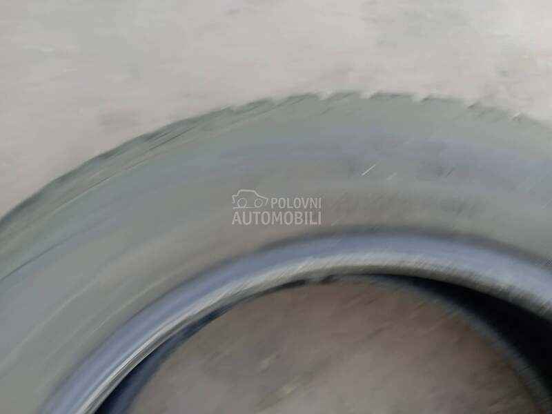 Goodyear 215/55 R16 Zimska