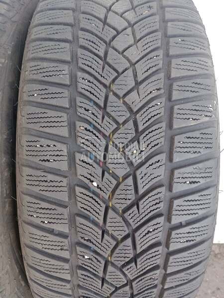 Goodyear 215/55 R16 Zimska