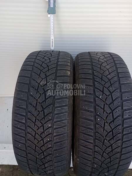 Goodyear 215/55 R16 Zimska