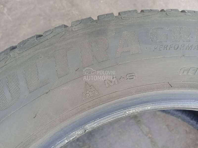 Goodyear 215/55 R16 Zimska