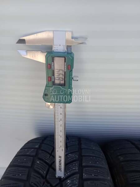 Goodyear 215/55 R16 Zimska