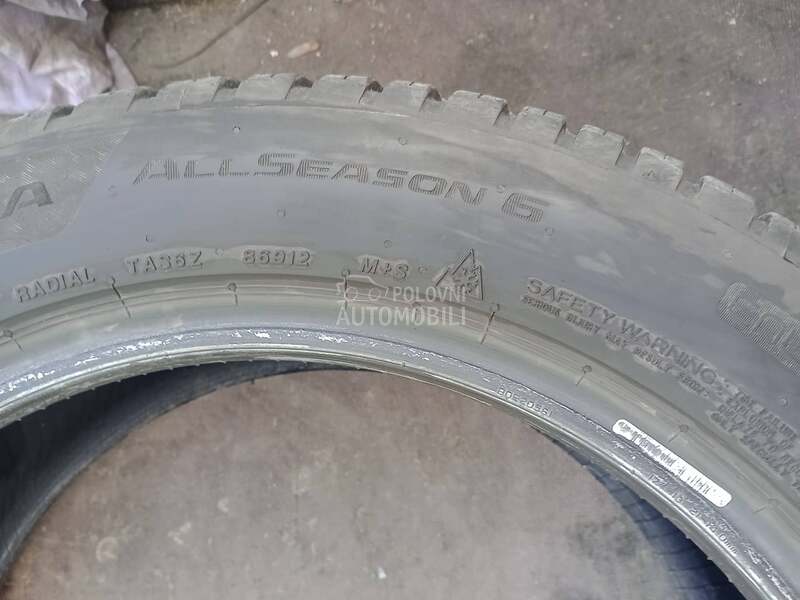 Bridgestone 215/55 R17 Zimska