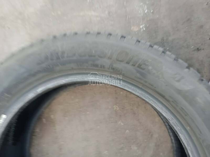 Bridgestone 215/55 R17 Zimska