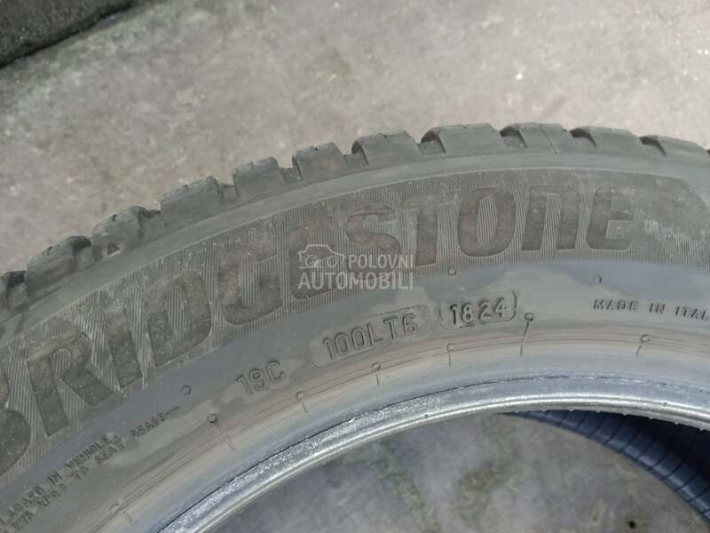 Bridgestone 215/55 R17 Zimska