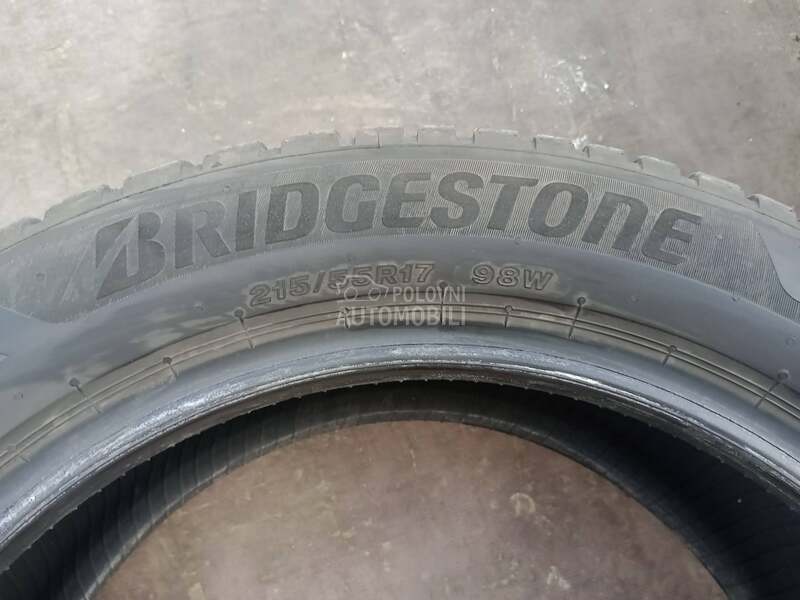 Bridgestone 215/55 R17 Zimska