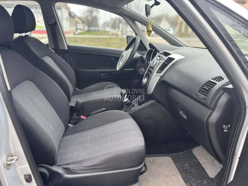 Kia Venga 1.4i