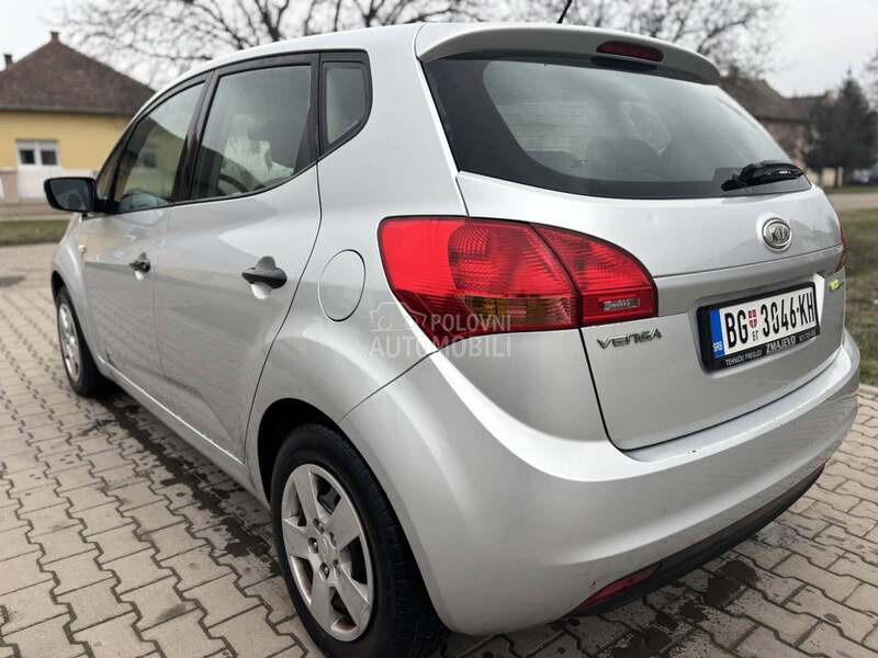 Kia Venga 1.4i