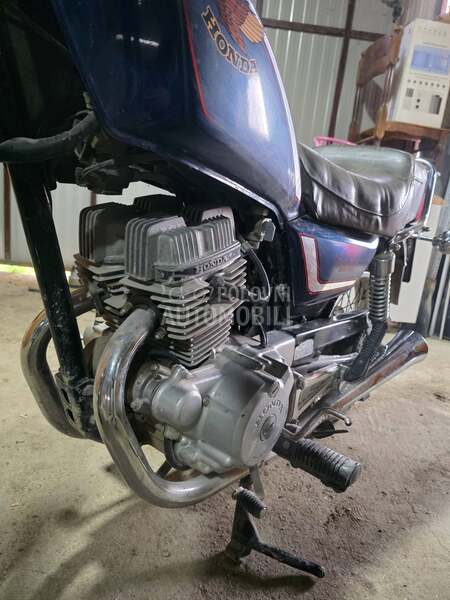 Honda CM125 Custom