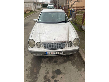 Mercedes Benz E 200 