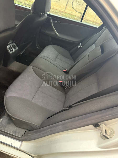Mercedes Benz E 200 