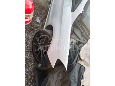 Desno krilo w246 za Mercedes Benz B Klasa, B 150, B 160 ... od 2012. do 2018. god.