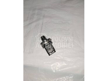 Senzor pritiska goriva za Peugeot 406 za 2000. god.