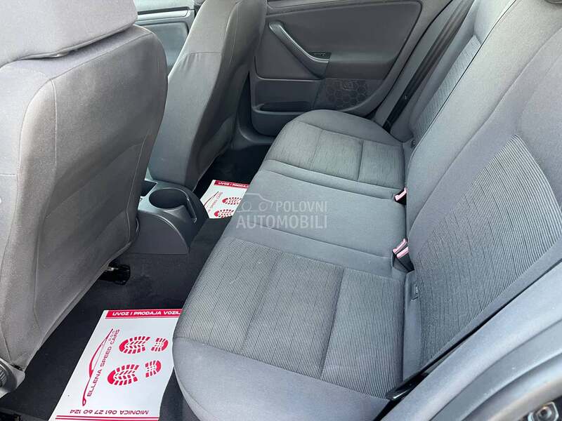 Volkswagen Golf 5 1.6