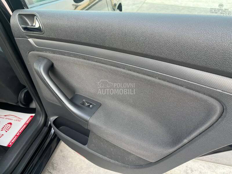 Volkswagen Golf 5 1.6