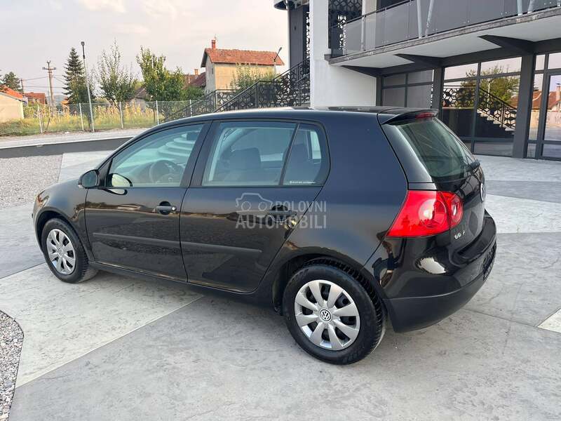 Volkswagen Golf 5 1.6