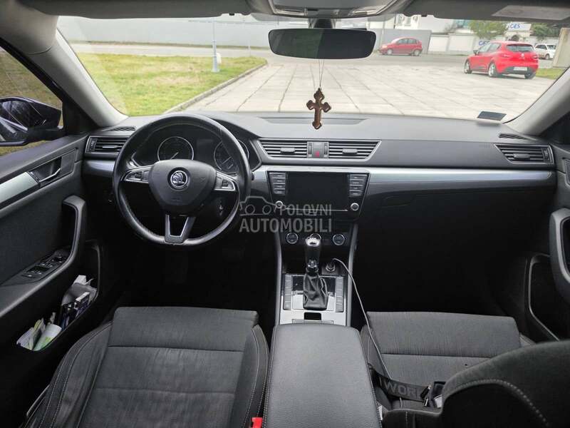 Škoda Superb 