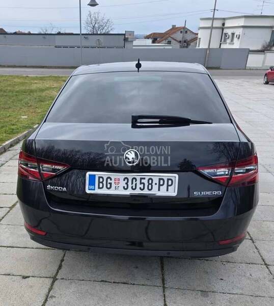 Škoda Superb 