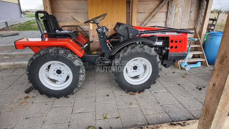 Antonio Carraro Agt 830