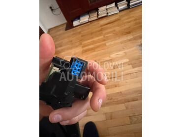 Desni ablender sa opcijom Bord za Volkswagen Golf 5, Caddy, Buba ... od 2003. do 2009. god.