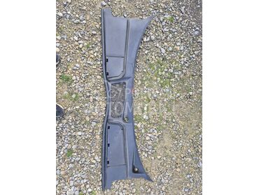 Plastika soferke za Audi A4 od 2015. do 2020. god.