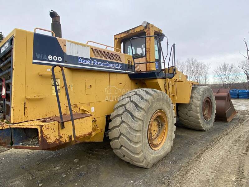 Komatsu WA 600
