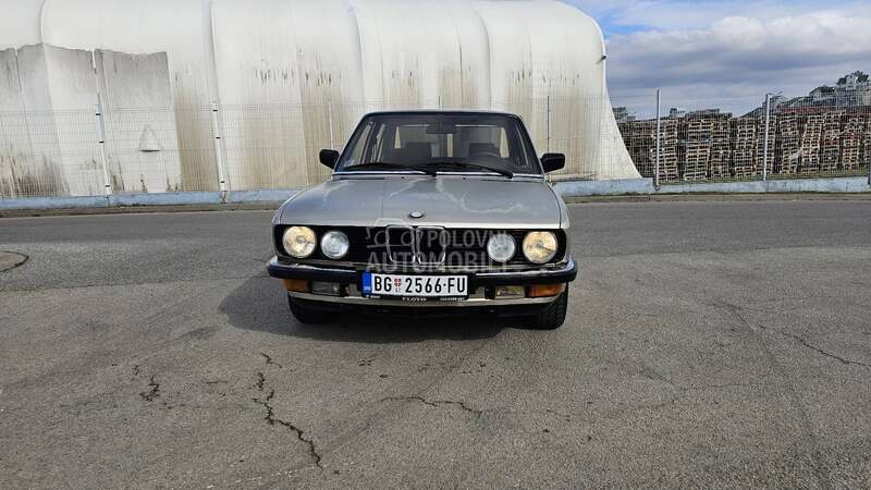 BMW 524 
