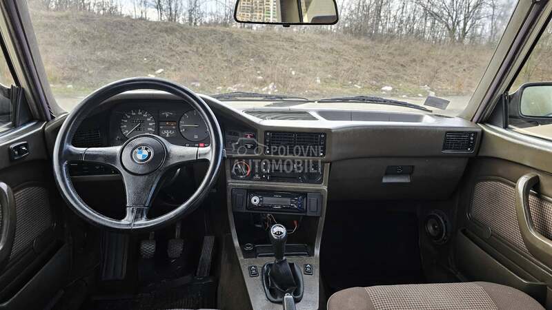 BMW 524 