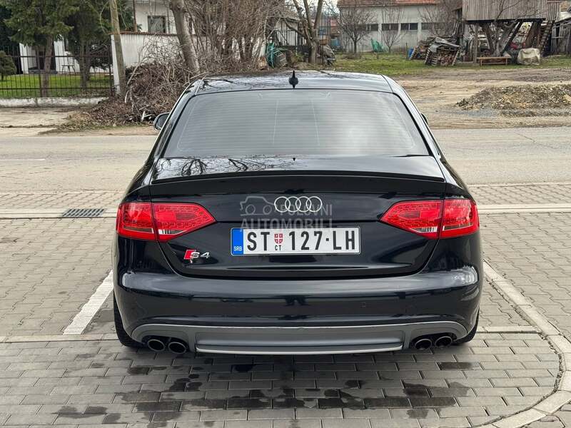 Audi S4 za kes popust
