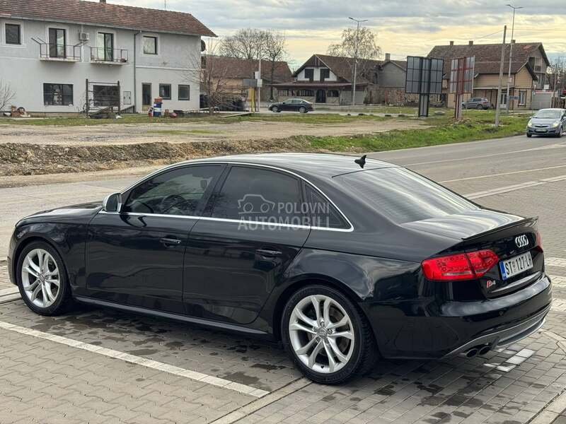 Audi S4 za kes popust