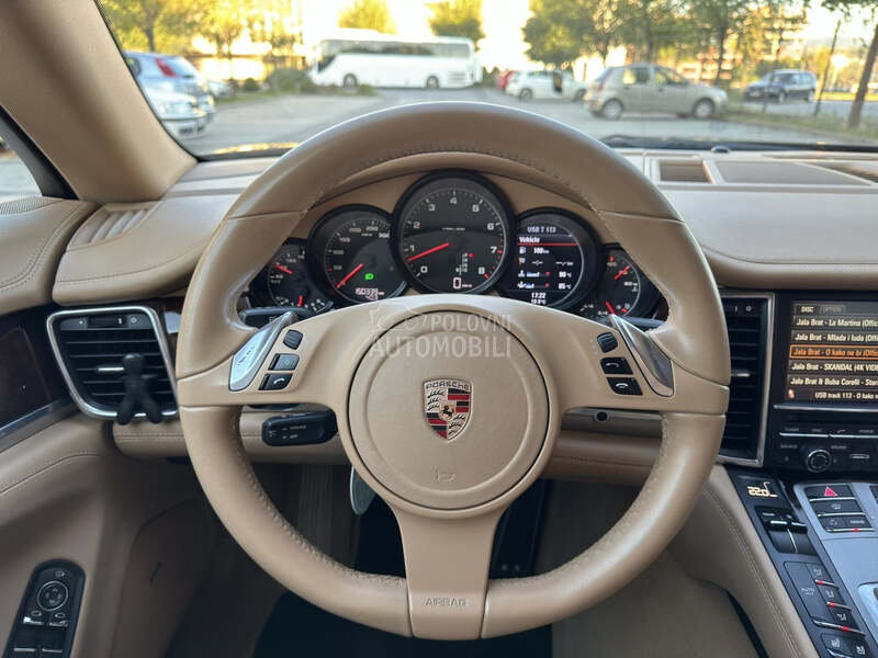 Porsche Panamera 4s