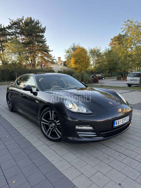 Porsche Panamera 4s