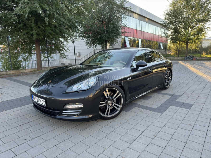 Porsche Panamera 4s