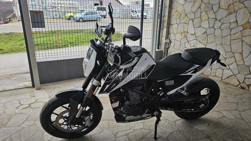 KTM 690 Duke